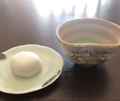 京都「柳桜園」のお抹茶、コーヒー、飛騨の麹の甘酒、飛騨の地酒をご用意しております。